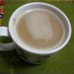 ミルクコーヒーにメープルシロップ